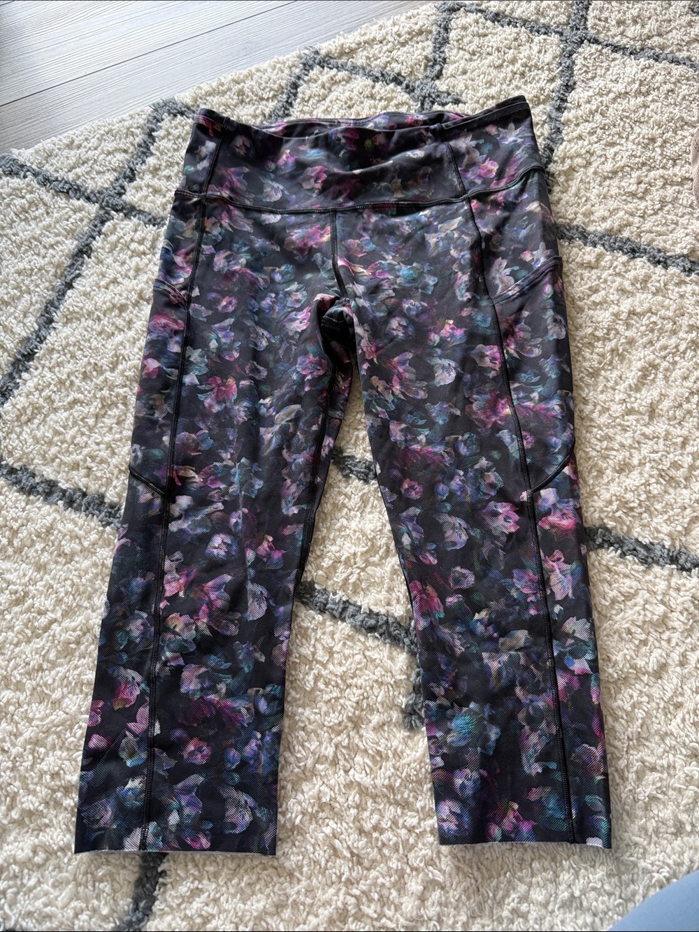 Lululemon Women’s Activate Floral Multi print leggings size 10